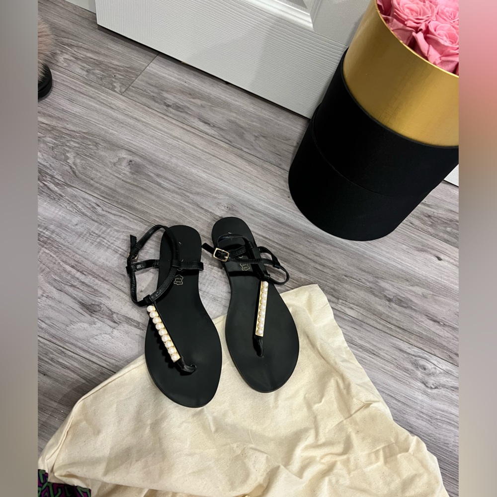Leather shoes 🤍